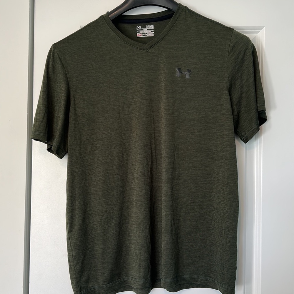 Under armour XL loose v neck